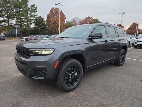 New 2025 Jeep Grand Cherokee L Altitude image 1
