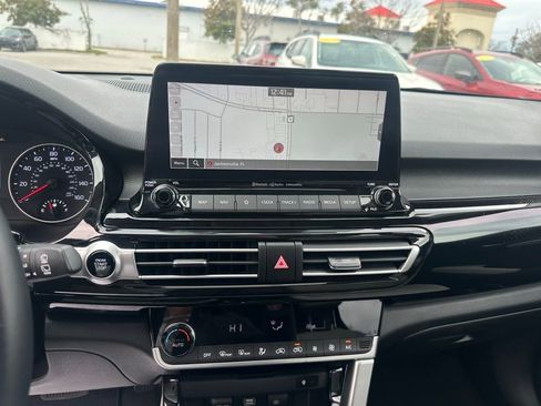 Used 2023 Kia Seltos EX image 28