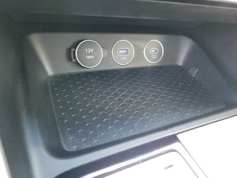 Used 2024 Genesis G70 2.5T AWD/4WD image 13