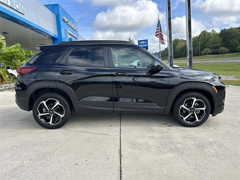 Used 2023 Chevrolet TrailBlazer RS w/ Convenience Package image 3