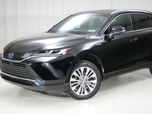 Used 2021 Toyota Venza XLE image 4