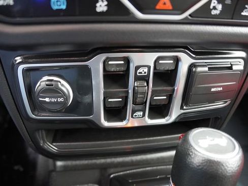 Certified 2025 Jeep Wrangler Unlimited Sahara w/ Safety Group image 26