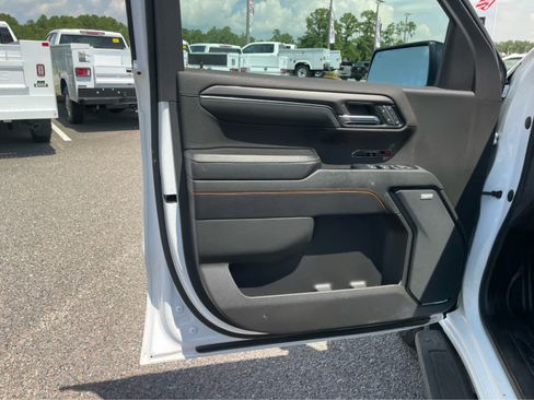 Used 2023 GMC Sierra 1500 AT4 w/ AT4 Premium Package AWD/4WD image 10