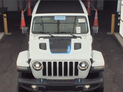 Used 2023 Jeep Wrangler Unlimited Rubicon 4xe w/ Cold Weather Group AWD/4WD image 2