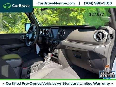 Used 2023 Jeep Wrangler Unlimited Sahara AWD/4WD image 26