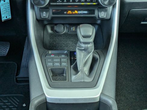 Used 2024 Toyota RAV4 LE AWD/4WD image 19