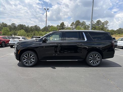 New 2026 Chevrolet Suburban LS RWD image 8