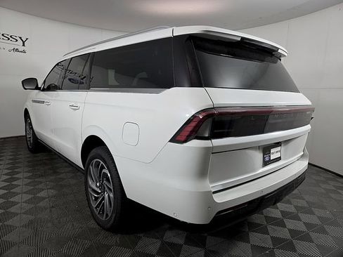 New 2025 Lincoln Navigator L Reserve AWD/4WD image 7