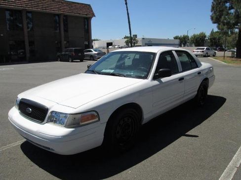 Used 2007 Ford Crown Victoria Police Interceptor RWD image 2