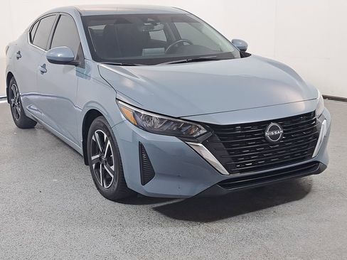 Used 2024 Nissan Sentra SV image 1