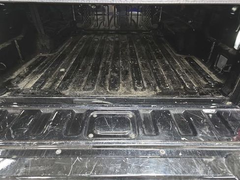 Used 2023 Jeep Gladiator Sport image 16