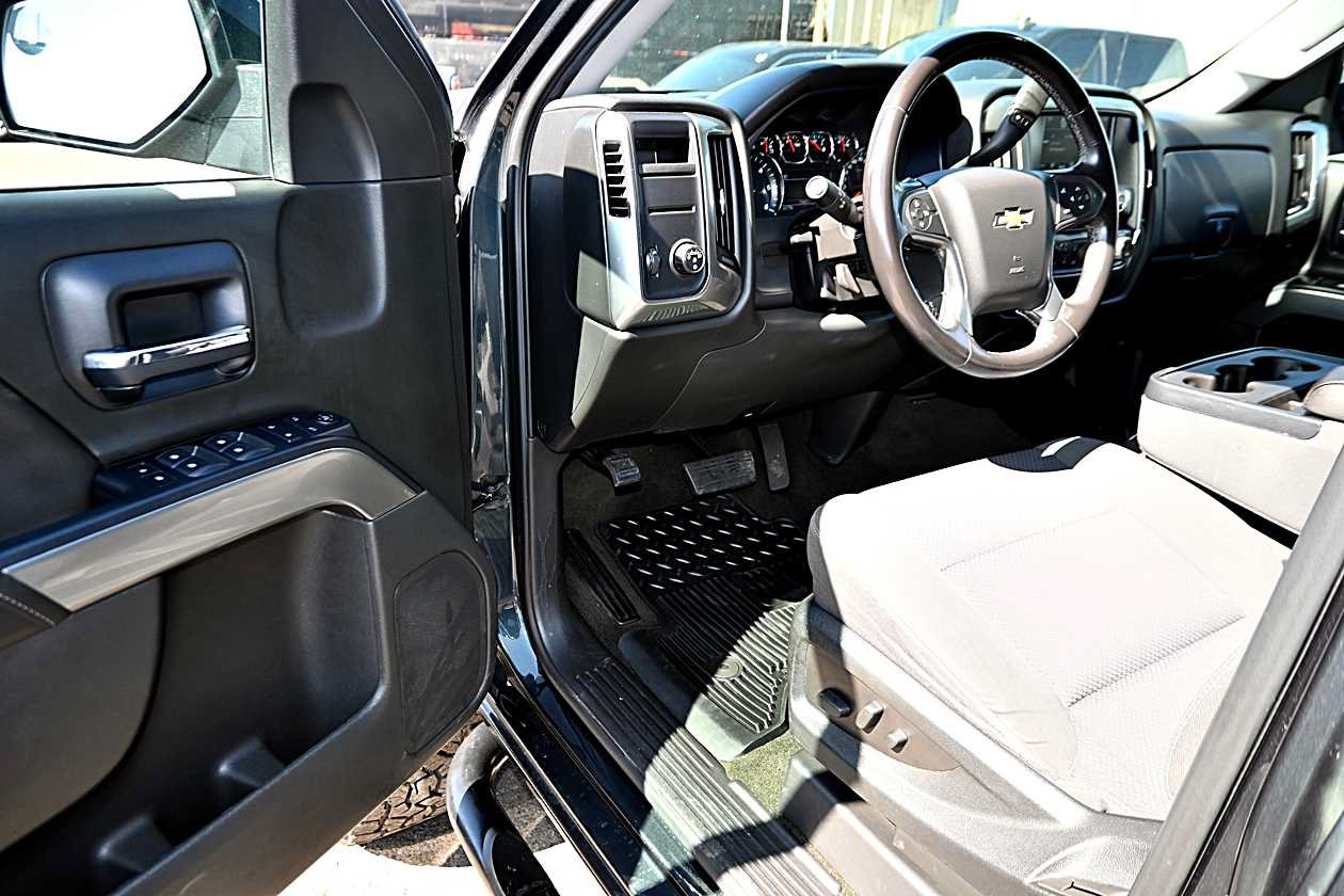 Used 2018 Chevrolet Silverado 1500 LT w/ All Star Edition RWD image 17