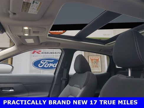 Used 2025 Nissan Kicks SV w/ SV Premium Package image 11