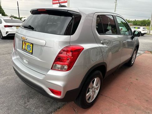 Used 2020 Chevrolet Trax LS w/ Tint and Cruise Package FWD image 5