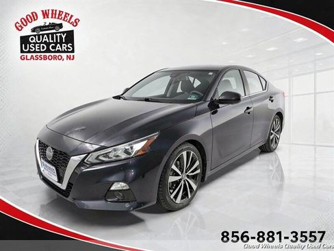 Used 2019 Nissan Altima 2.5 Platinum FWD image 1