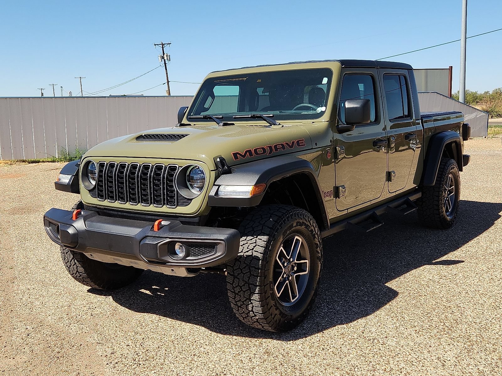 Used 2025 Jeep Gladiator Mojave w/ Safety Group AWD/4WD image 1