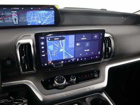 New 2025 Ford Expedition Platinum w/ Driver's Package image 22