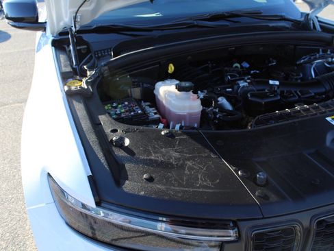 Used 2024 Jeep Grand Cherokee L Laredo image 13