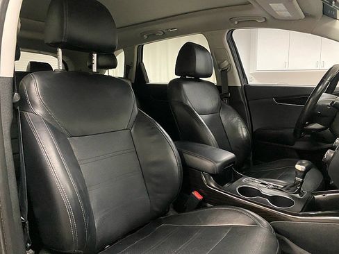 Used 2019 Kia Sorento EX image 24