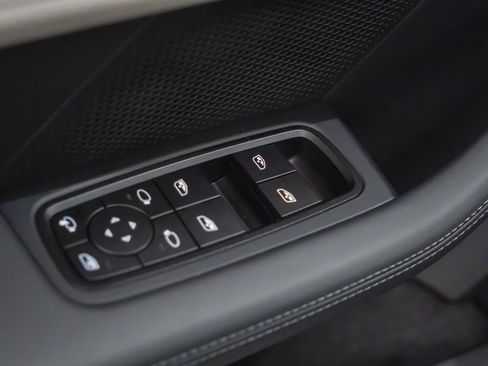 New 2025 Porsche Taycan GTS image 24