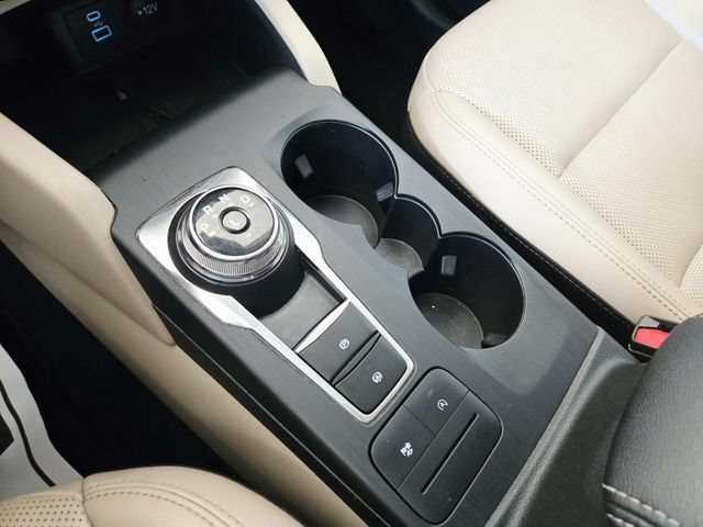 Used 2022 Ford Escape SEL w/ Technology Package AWD/4WD image 18