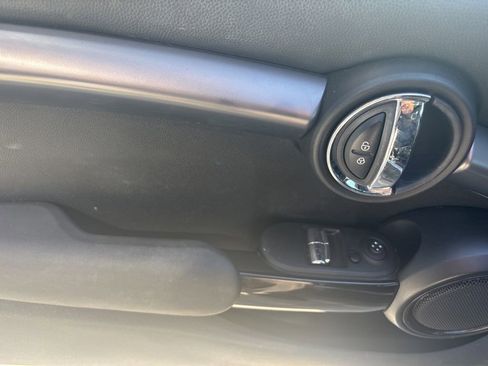 Used 2023 MINI Cooper 2-Door Hardtop FWD image 8