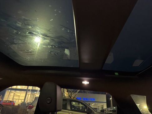 Used 2022 Land Rover Range Rover Evoque SE image 21