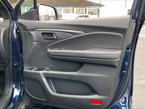 Used 2025 Honda Passport EX-L image 24