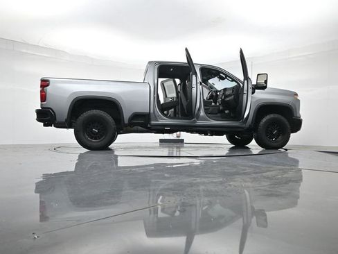 Used 2024 Chevrolet Silverado 2500 Custom w/ Z71 Off-Road Package image 45