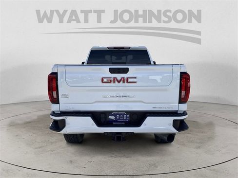Used 2023 GMC Sierra 2500 Denali image 4