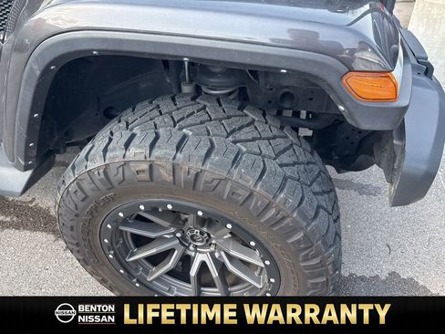 Used 2021 Jeep Wrangler Unlimited Sahara w/ Uconnect 4C Nav & Sound Group image 8