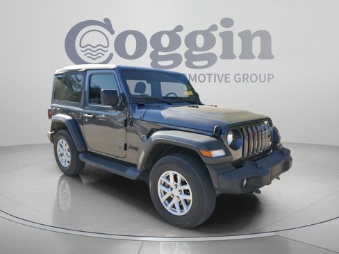 Used 2023 Jeep Wrangler Sport AWD/4WD image 4