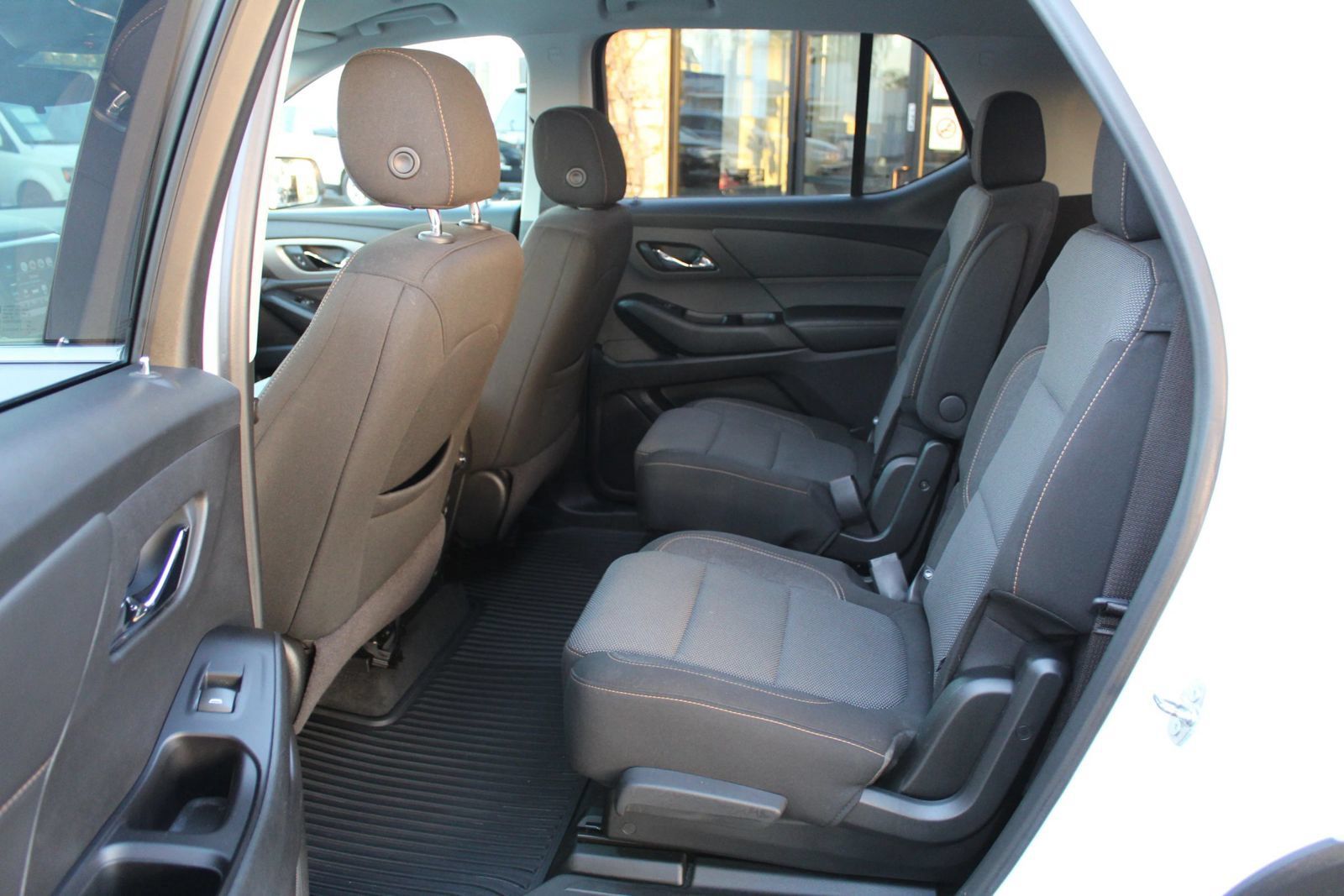 Used 2019 Chevrolet Traverse LT FWD image 13