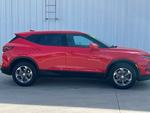 Used 2024 Chevrolet Blazer LT AWD/4WD image 3