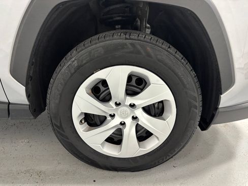 Used 2025 Toyota RAV4 LE AWD/4WD image 59