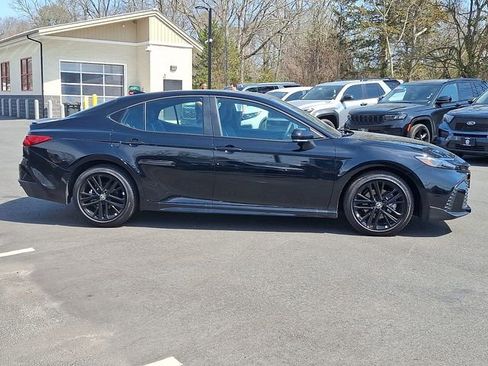 Used 2026 Toyota Camry SE image 9