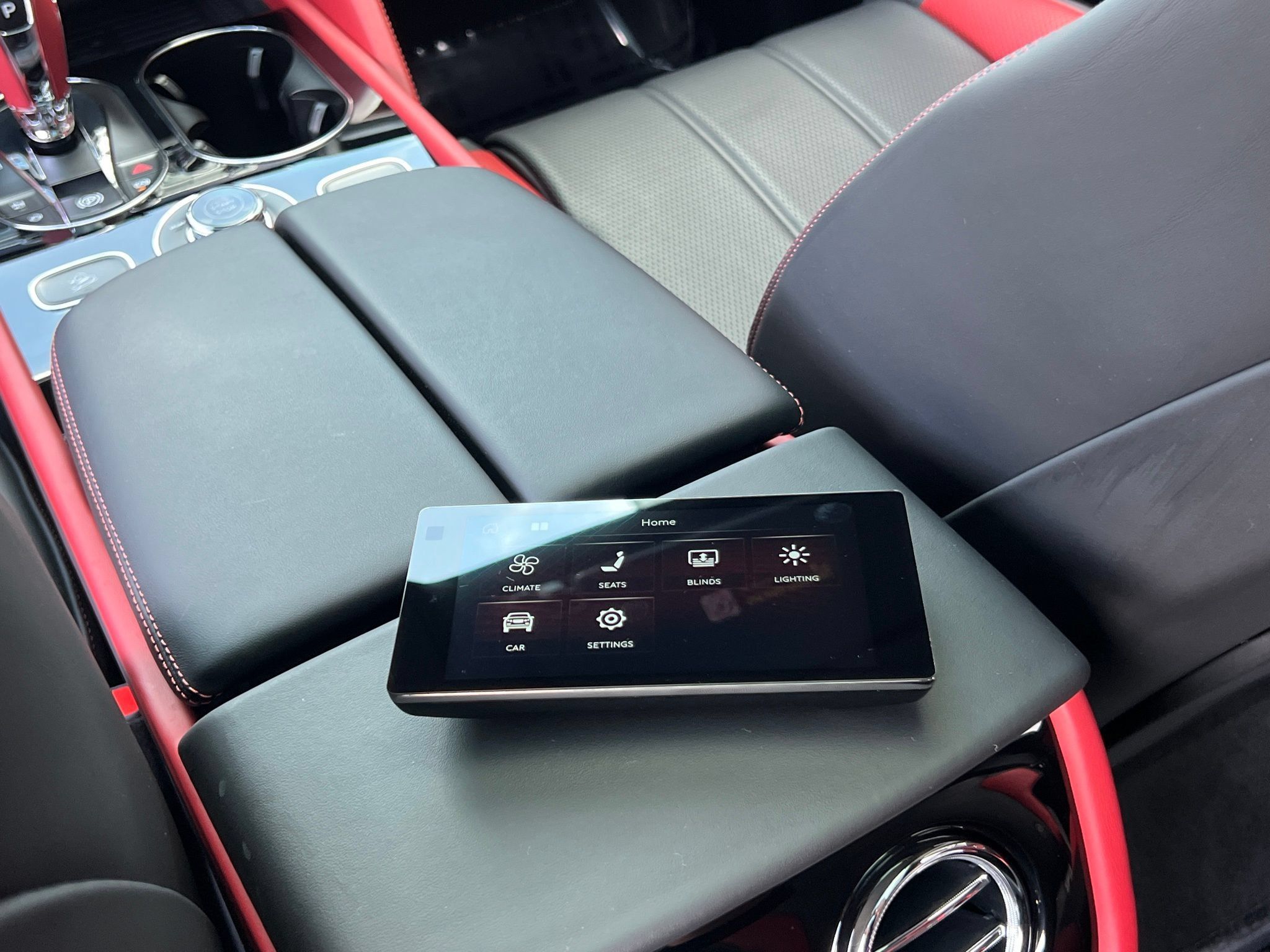 Certified 2024 Bentley Bentayga AWD/4WD image 23