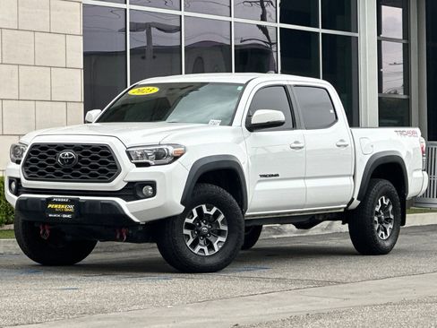 Used 2023 Toyota Tacoma TRD Off-Road image 8