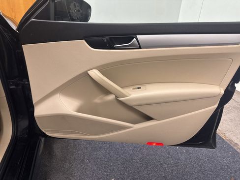 Used 2012 Volkswagen Passat 2.5 SE FWD image 20