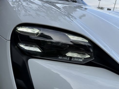 Used 2020 Porsche Taycan 4S AWD/4WD image 9