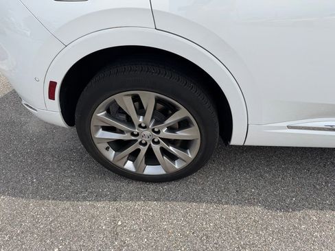 Used 2022 Buick Envision Avenir w/ Technology Package II FWD image 5