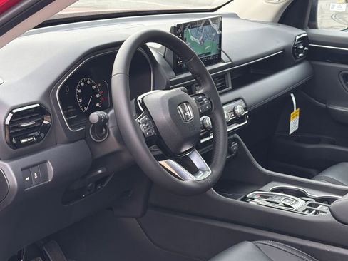 New 2025 Honda Pilot Touring image 15