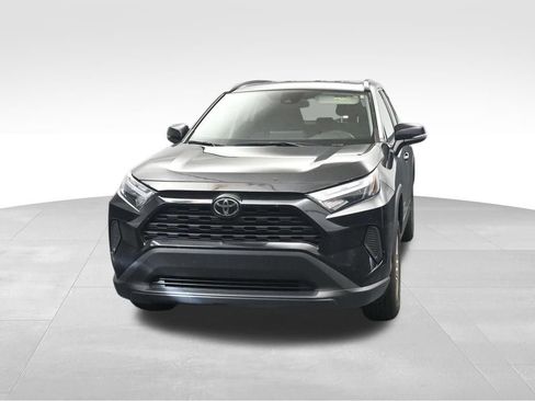 Used 2025 Toyota RAV4 XLE FWD image 8