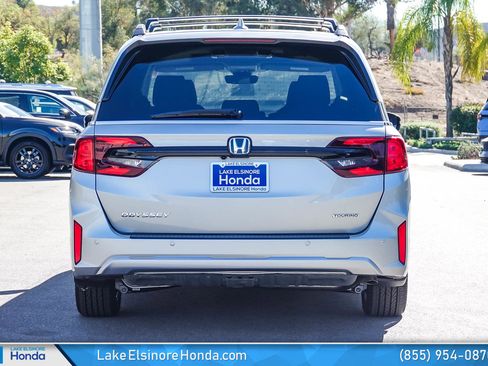 New 2026 Honda Odyssey Touring image 10