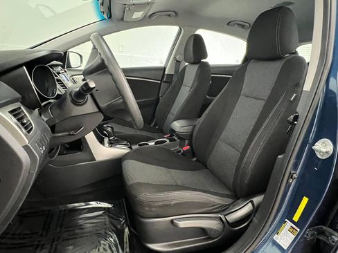 Used 2016 Hyundai Elantra GT FWD image 9