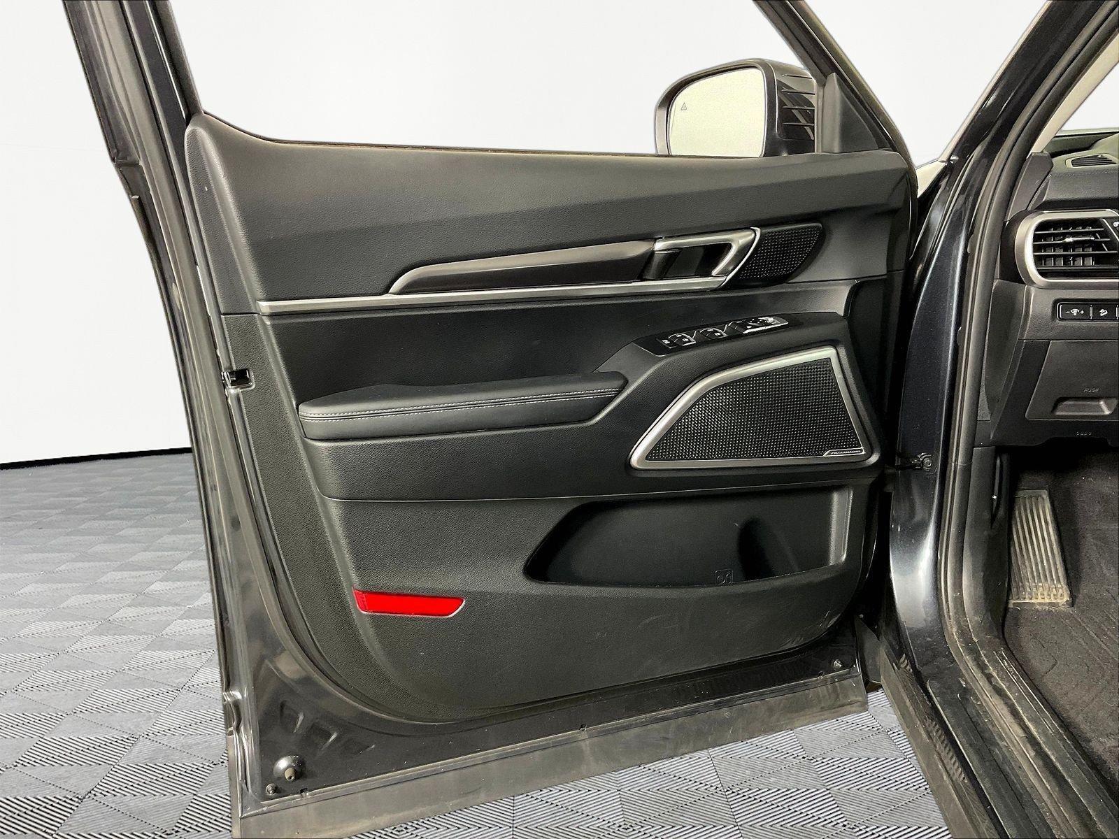 Certified 2024 Kia Telluride S w/ S Sunroof Package AWD/4WD image 20