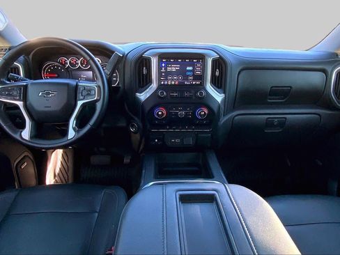 Used 2022 Chevrolet Silverado 1500 LT Trail Boss w/ Convenience Package II AWD/4WD image 16