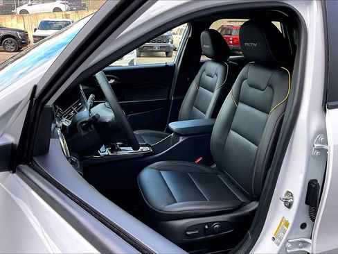 Used 2025 Chevrolet Trax ACTIV w/ Driver Confidence Package image 7