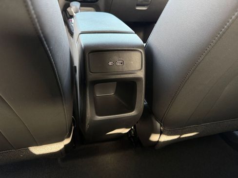 Used 2025 Chevrolet Trax LT image 23