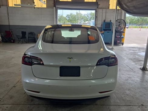 Used 2021 Tesla Model 3 Standard Range Plus RWD image 3